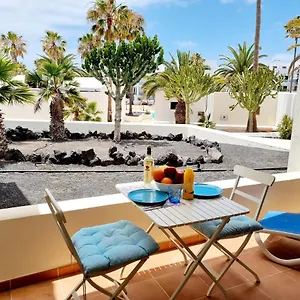https://apartamento-eduardo-a-primera-linea-del-mar.in-canary-islands.com